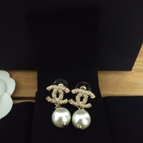 Chanel pearl fringed earrings - Picture 4 of 4